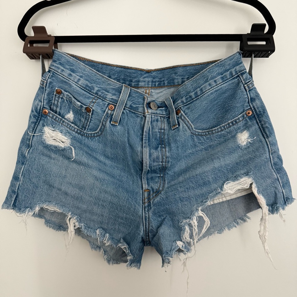 Blue Distressed 501 Levi’s Jean Shorts